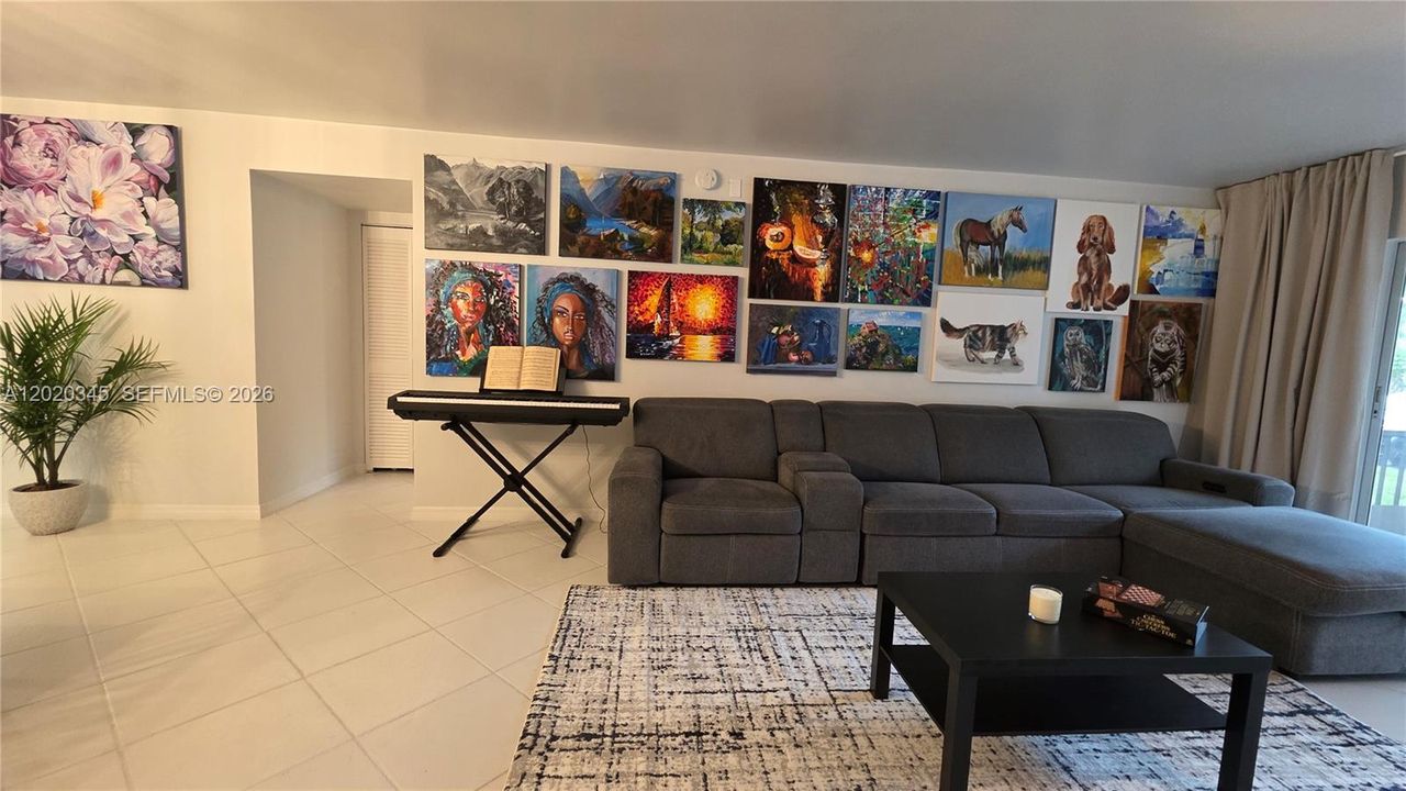 For Sale: $105,999 (1 beds, 1 baths, 1000 Square Feet)