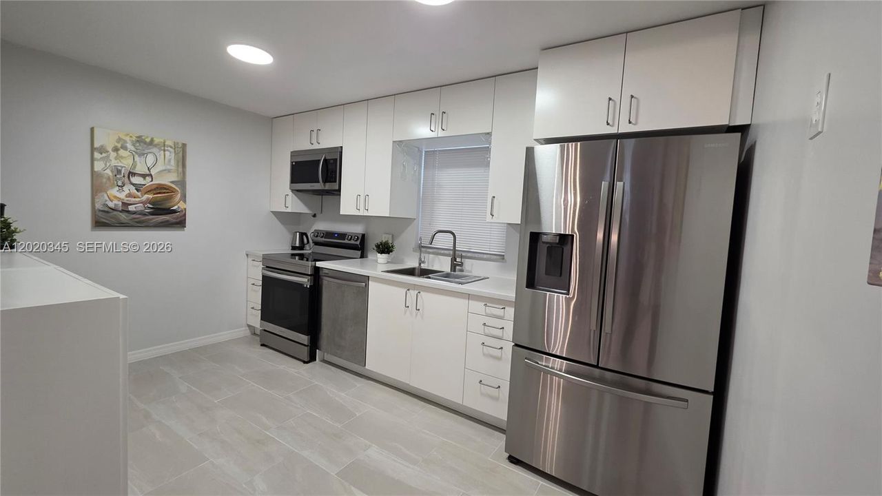 For Sale: $105,999 (1 beds, 1 baths, 1000 Square Feet)