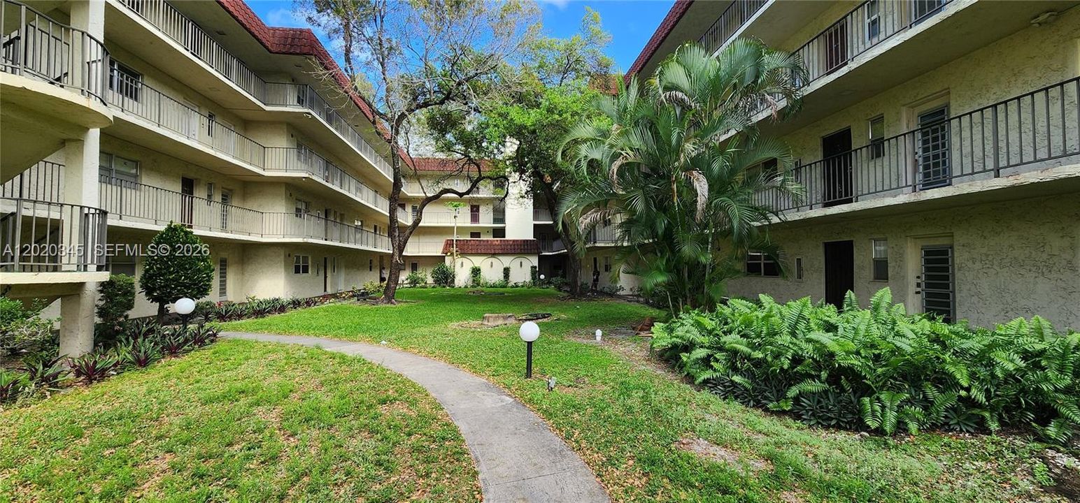 For Sale: $105,999 (1 beds, 1 baths, 1000 Square Feet)