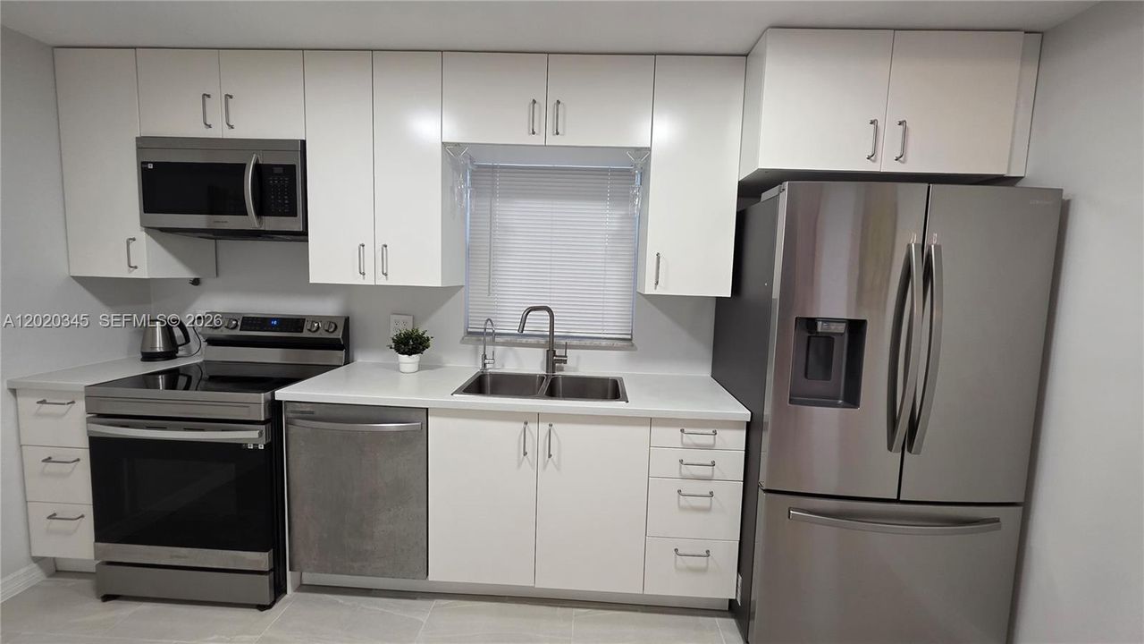 For Sale: $105,999 (1 beds, 1 baths, 1000 Square Feet)