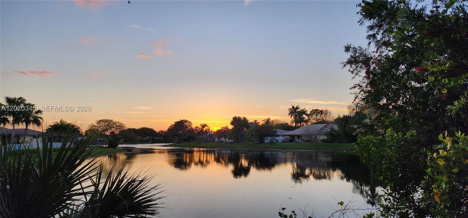 For Sale: $105,999 (1 beds, 1 baths, 1000 Square Feet)