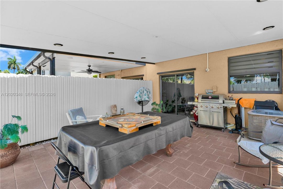 For Sale: $370,000 (3 beds, 2 baths, 1326 Square Feet)