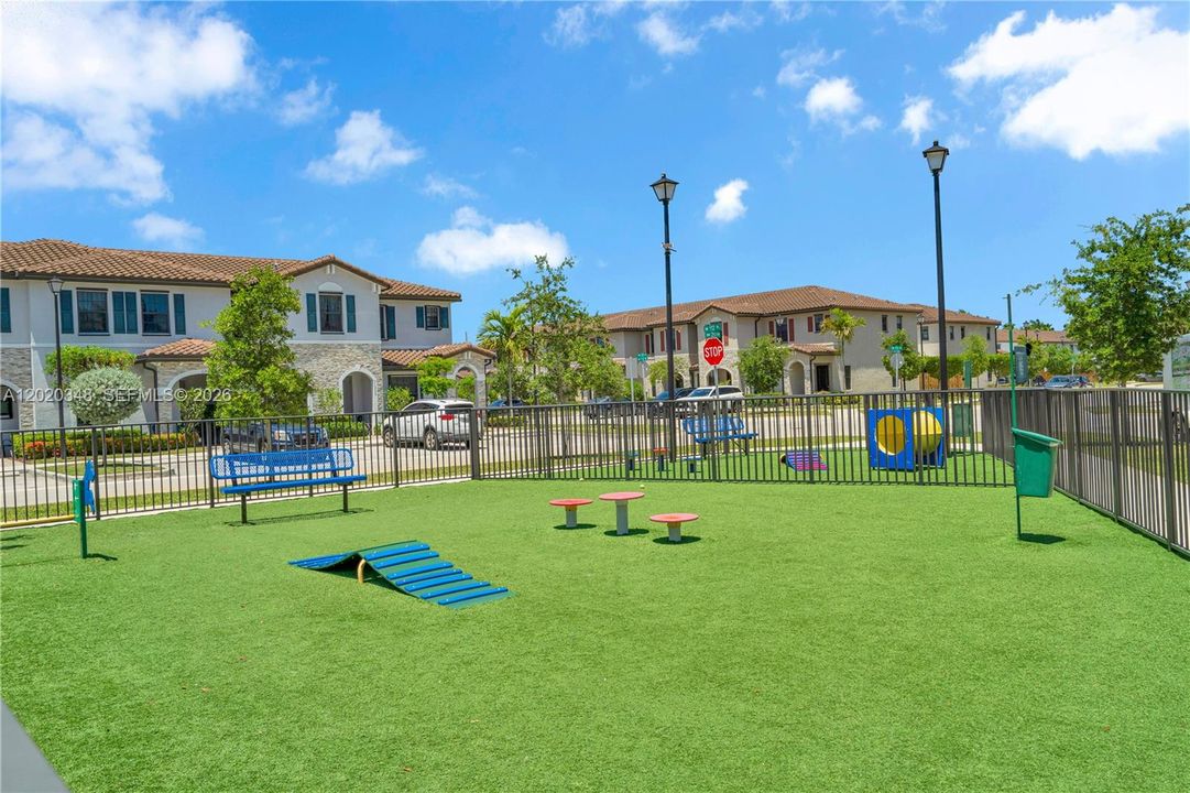 For Sale: $370,000 (3 beds, 2 baths, 1326 Square Feet)