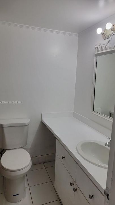 For Sale: $299,000 (2 beds, 2 baths, 1060 Square Feet)