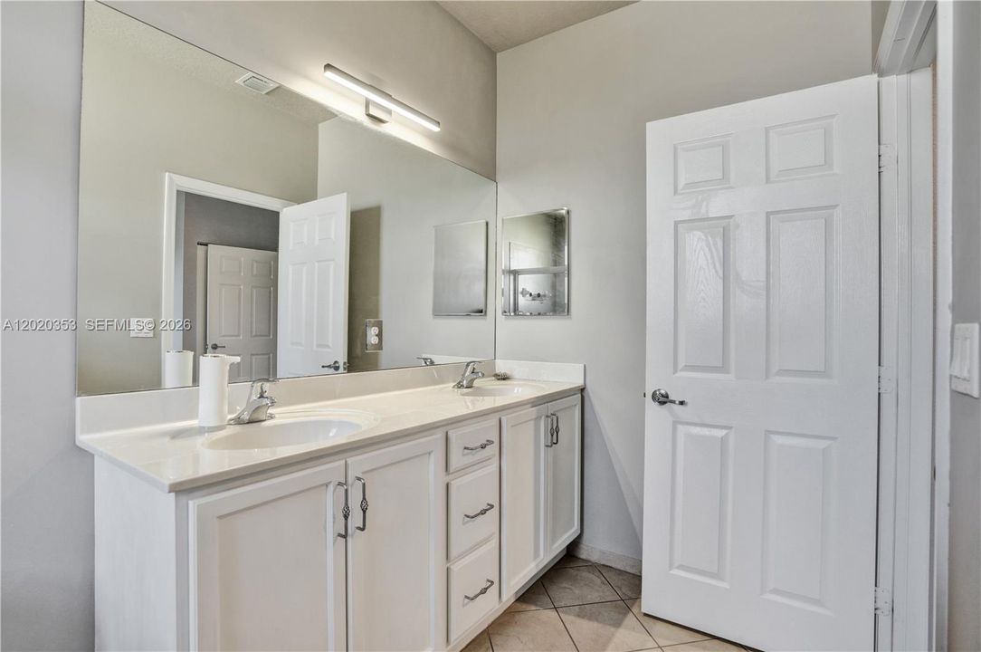 Active With Contract: $510,000 (3 beds, 2 baths, 1968 Square Feet)