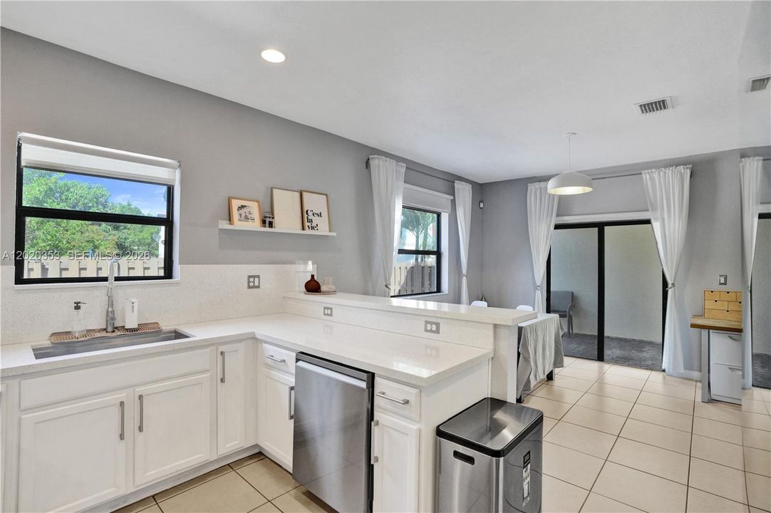Active With Contract: $510,000 (3 beds, 2 baths, 1968 Square Feet)