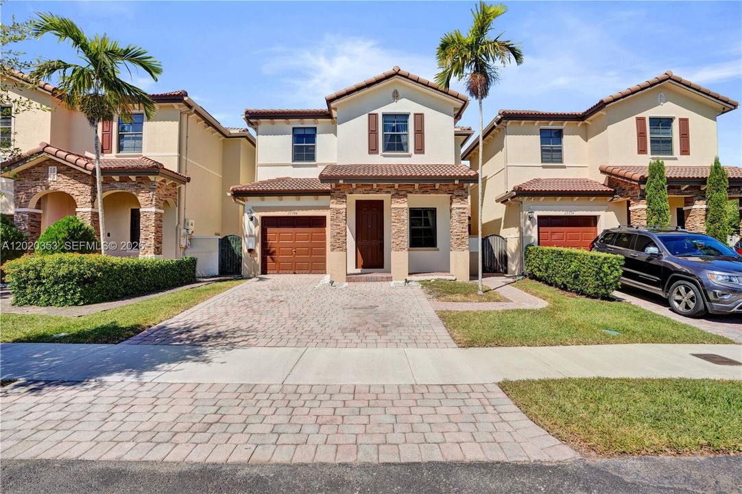 Active With Contract: $510,000 (3 beds, 2 baths, 1968 Square Feet)