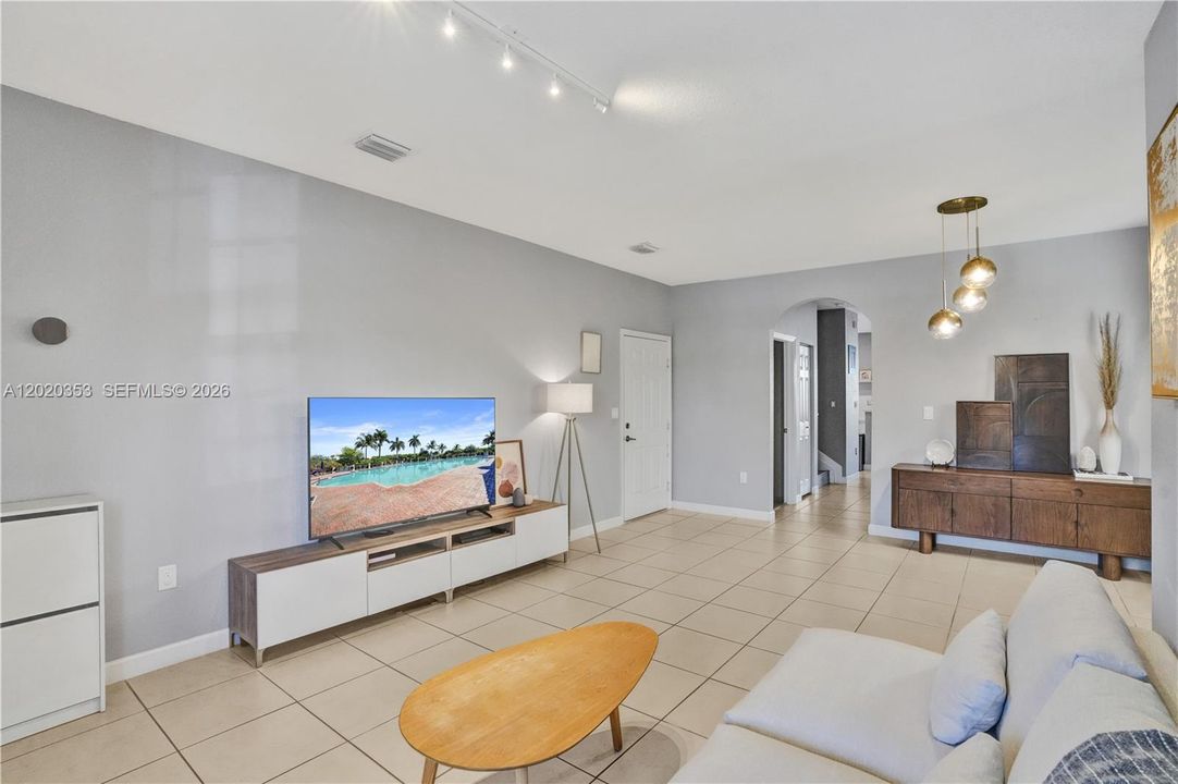 Active With Contract: $510,000 (3 beds, 2 baths, 1968 Square Feet)