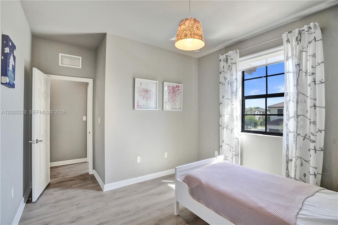 Active With Contract: $510,000 (3 beds, 2 baths, 1968 Square Feet)
