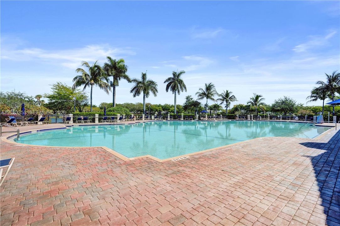 Active With Contract: $510,000 (3 beds, 2 baths, 1968 Square Feet)