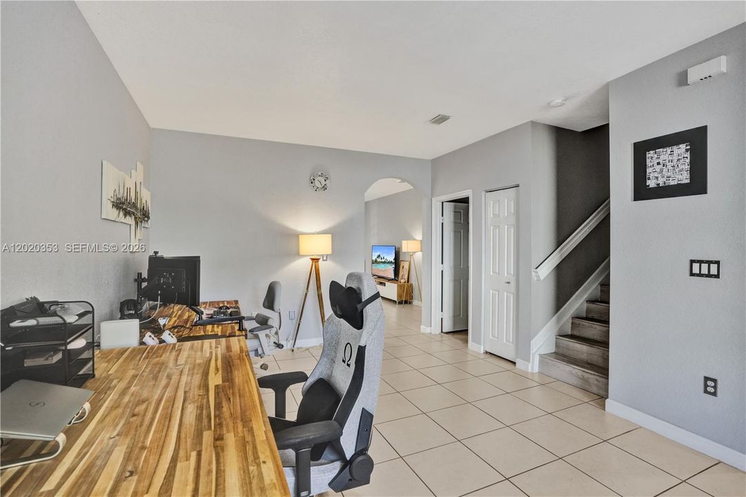 Active With Contract: $510,000 (3 beds, 2 baths, 1968 Square Feet)