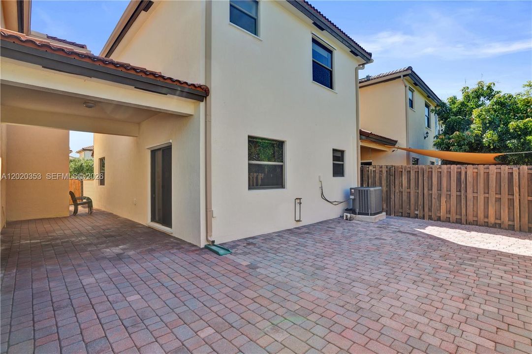 Active With Contract: $510,000 (3 beds, 2 baths, 1968 Square Feet)