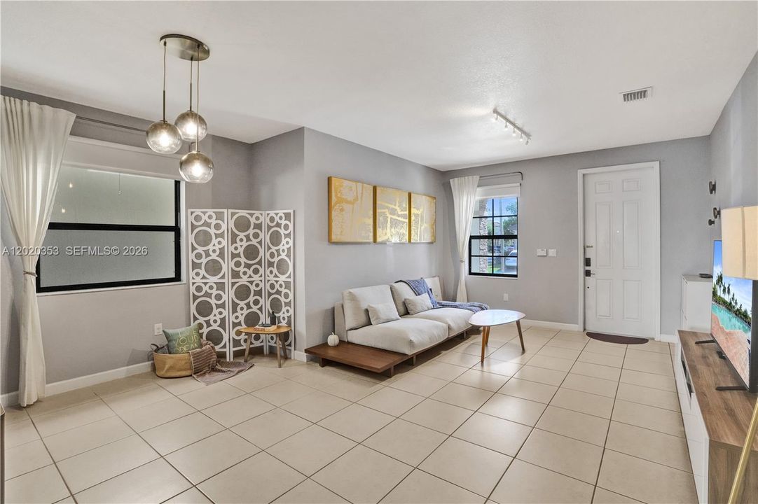 Active With Contract: $510,000 (3 beds, 2 baths, 1968 Square Feet)