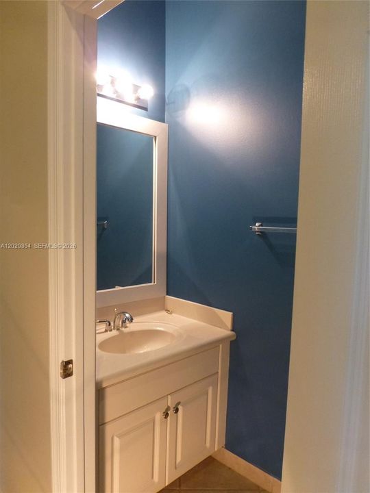 В аренду: $4,950 (4 спален, 2 ванн, 2285 Квадратных фут)
