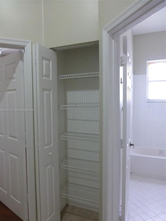 В аренду: $4,950 (4 спален, 2 ванн, 2285 Квадратных фут)