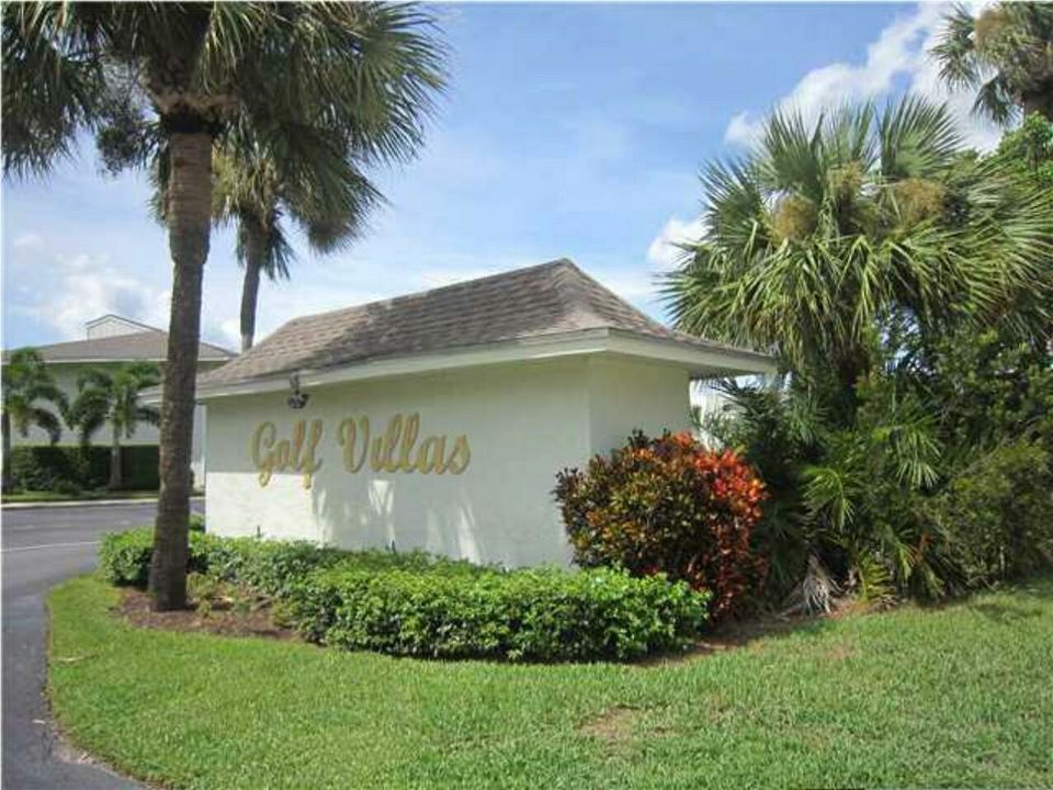 GOLF VILLAS SIGN....