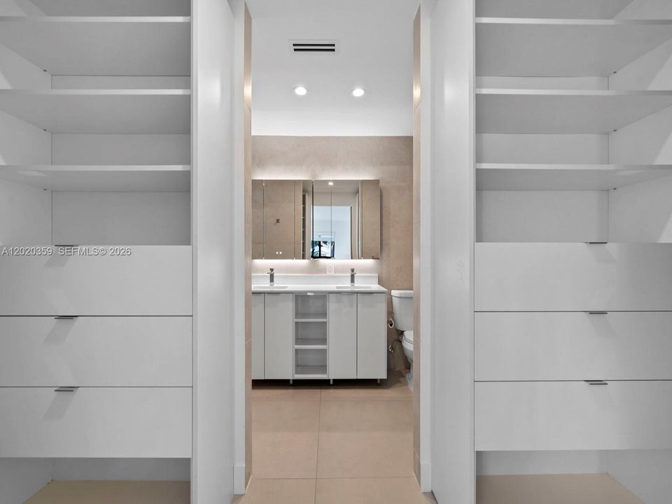На продажу: $875,000 (4 спален, 2 ванн, 2047 Квадратных фут)