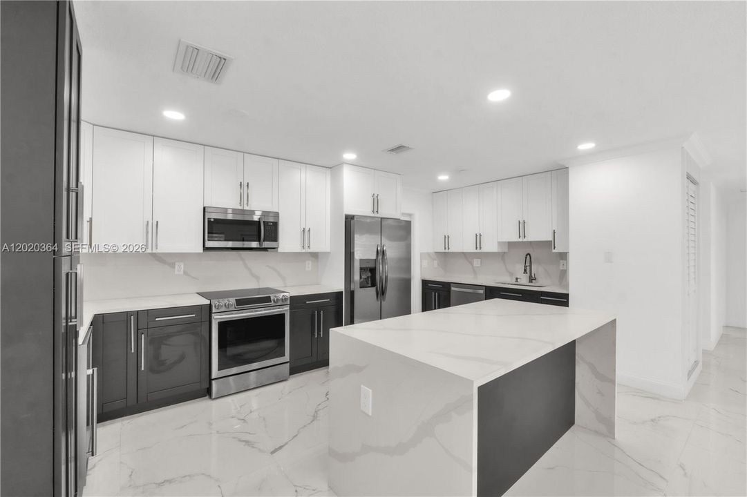 For Sale: $699,999 (3 beds, 2 baths, 1248 Square Feet)