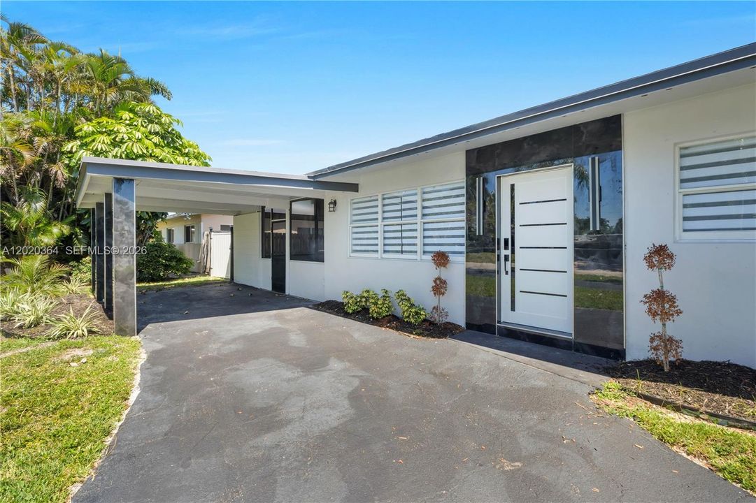 For Sale: $699,999 (3 beds, 2 baths, 1248 Square Feet)