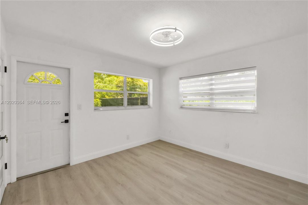 For Sale: $699,999 (3 beds, 2 baths, 1248 Square Feet)