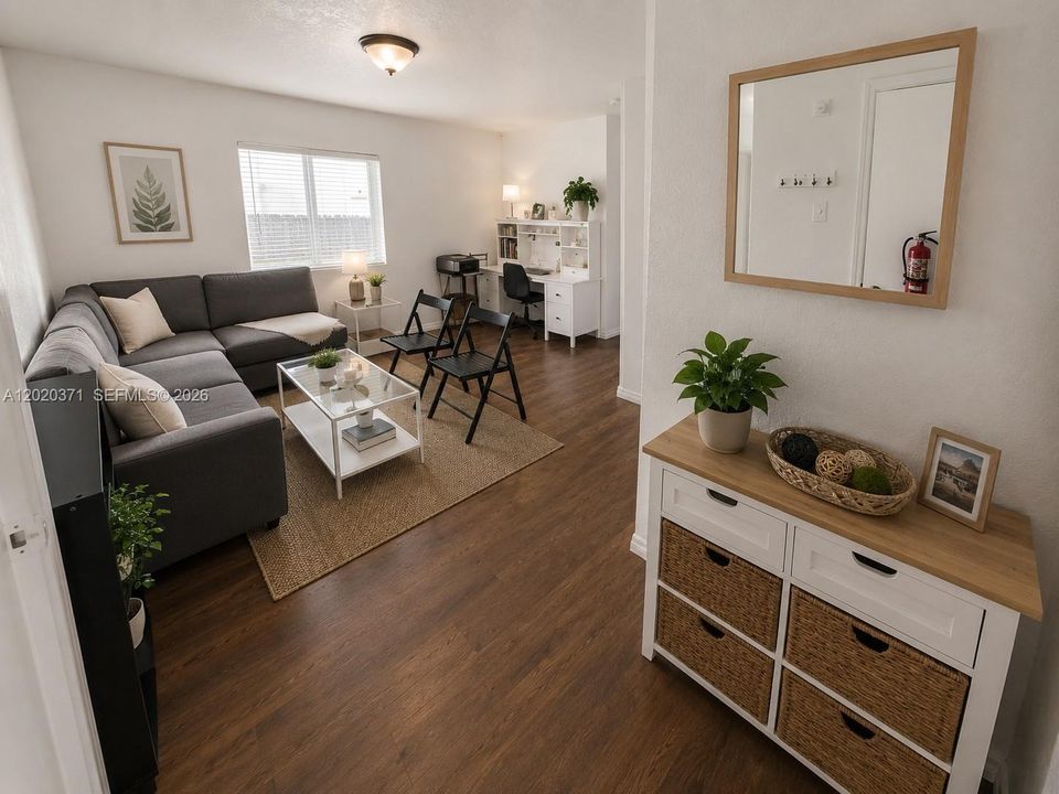 For Sale: $180,000 (1 beds, 1 baths, 465 Square Feet)