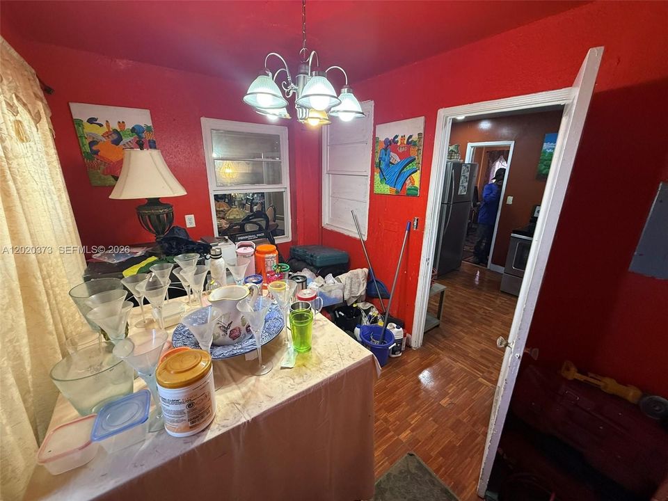 For Sale: $345,000 (3 beds, 1 baths, 1178 Square Feet)