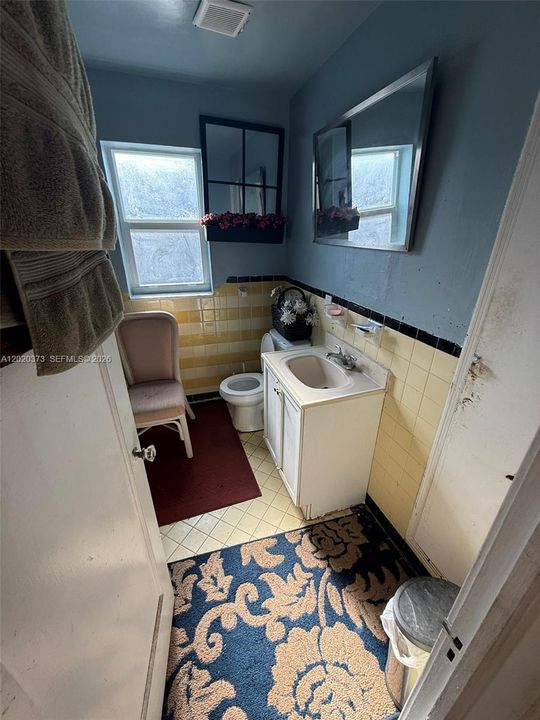 For Sale: $345,000 (3 beds, 1 baths, 1178 Square Feet)