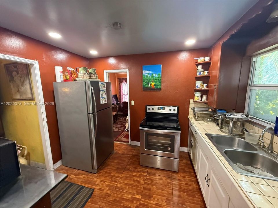 For Sale: $345,000 (3 beds, 1 baths, 1178 Square Feet)