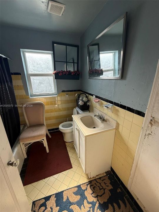 For Sale: $345,000 (3 beds, 1 baths, 1178 Square Feet)