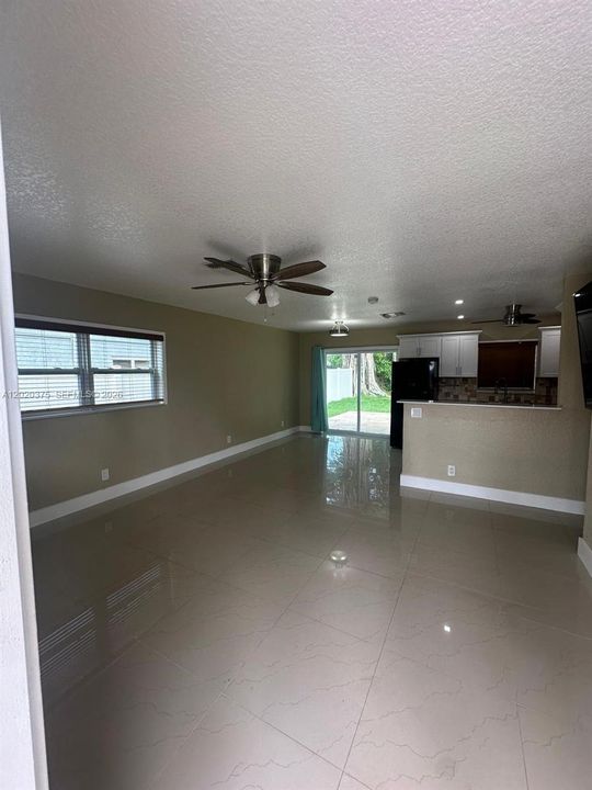For Rent: $3,350 (3 beds, 2 baths, 1056 Square Feet)