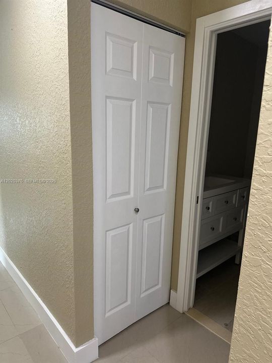 For Rent: $3,350 (3 beds, 2 baths, 1056 Square Feet)