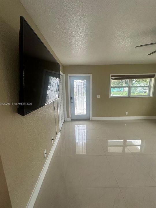 For Rent: $3,350 (3 beds, 2 baths, 1056 Square Feet)