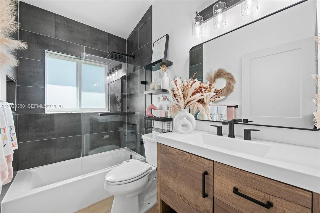 2nd Bathroom