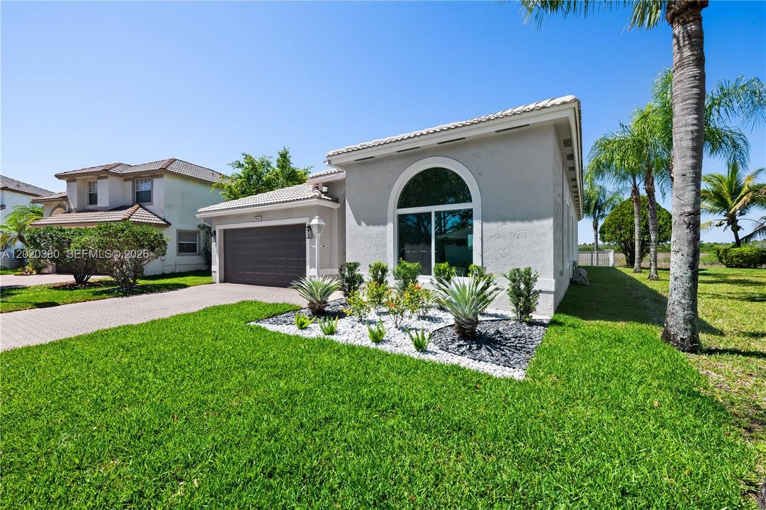 Active With Contract: $825,000 (4 beds, 3 baths, 2102 Square Feet)