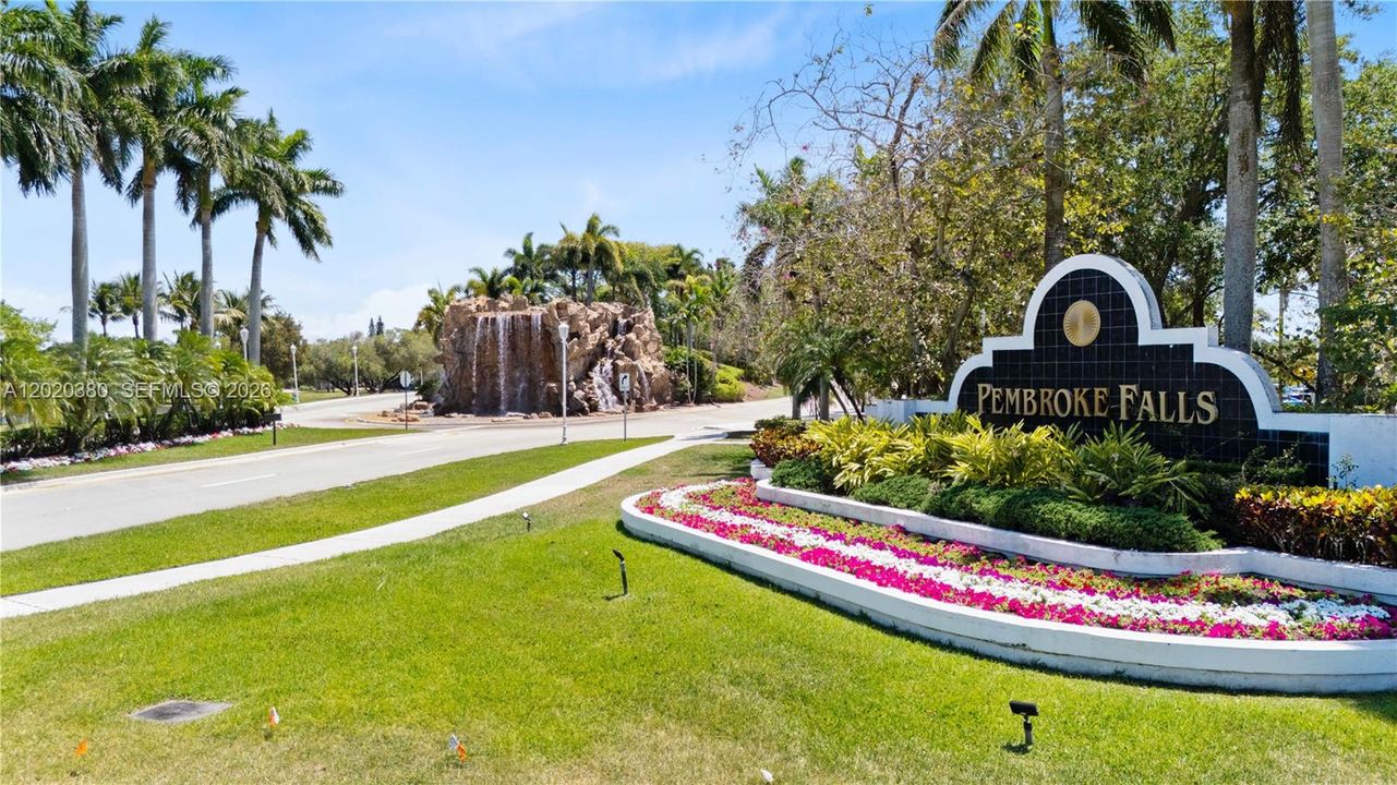 Active With Contract: $825,000 (4 beds, 3 baths, 2102 Square Feet)