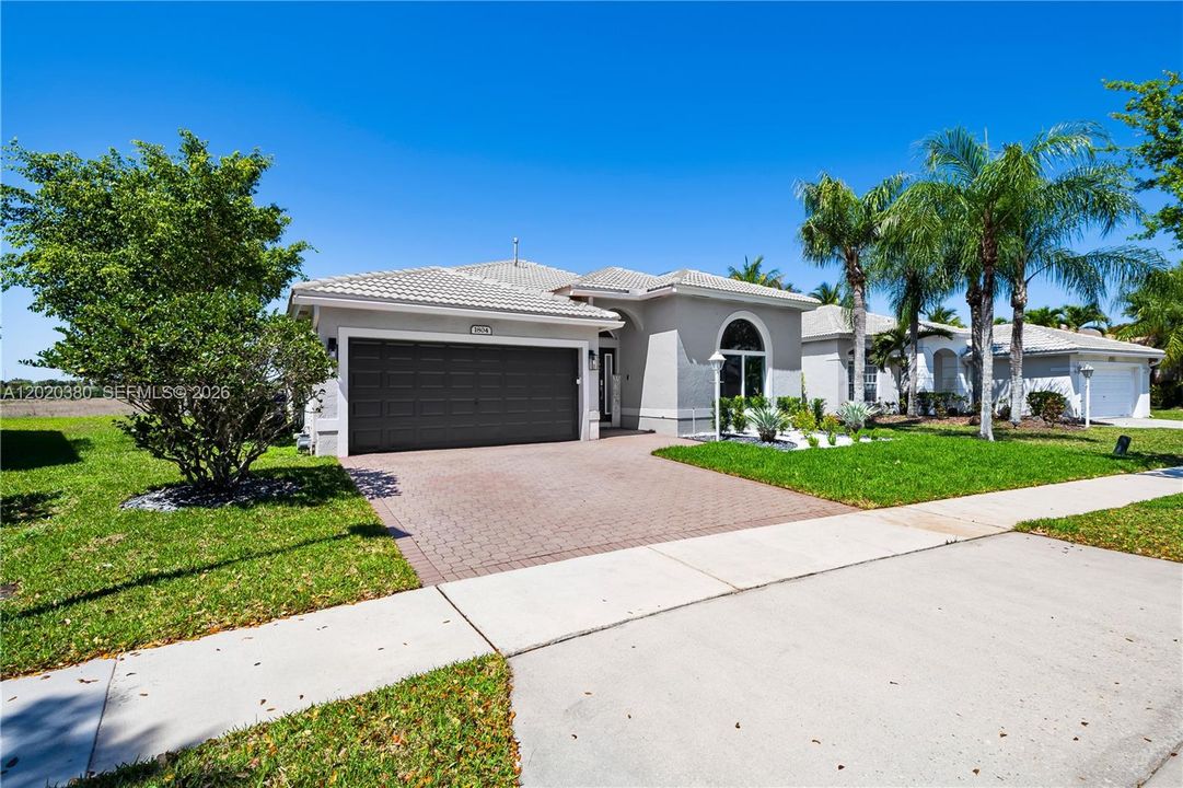 Active With Contract: $825,000 (4 beds, 3 baths, 2102 Square Feet)