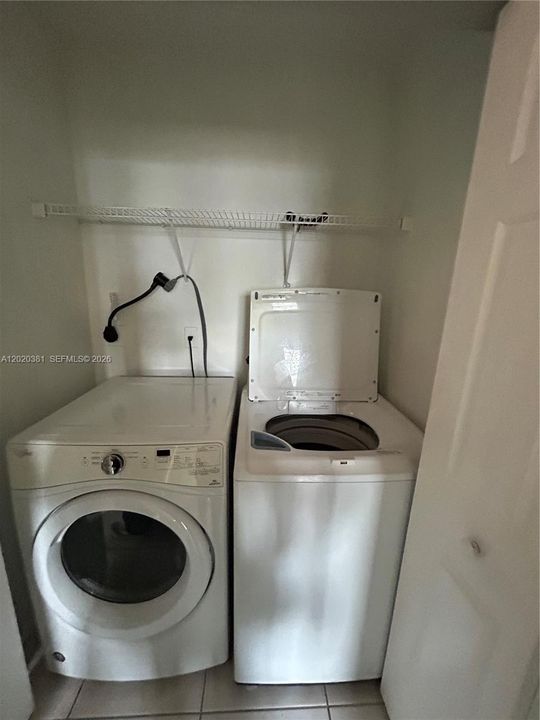 For Rent: $2,700 (2 beds, 2 baths, 1918 Square Feet)