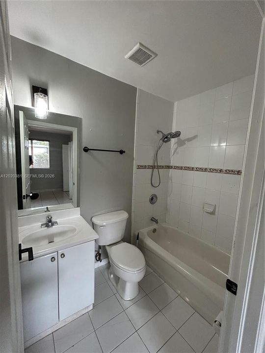 For Rent: $2,700 (2 beds, 2 baths, 1918 Square Feet)