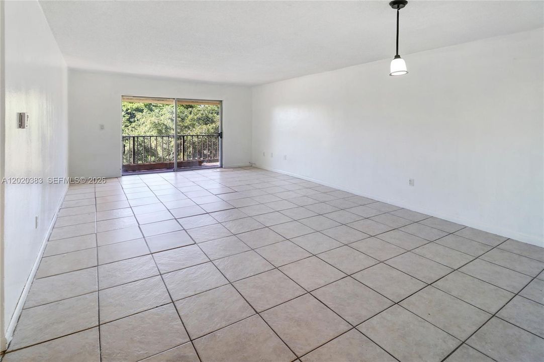 En Venta: $200,000 (2 camas, 2 baños, 1046 Pies cuadrados)