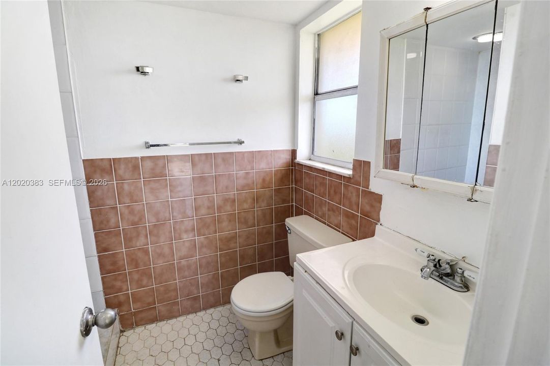 En Venta: $200,000 (2 camas, 2 baños, 1046 Pies cuadrados)