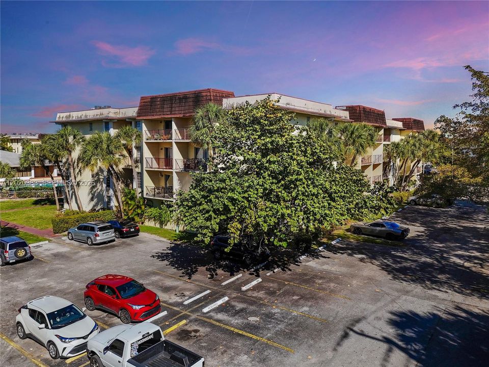 En Venta: $200,000 (2 camas, 2 baños, 1046 Pies cuadrados)