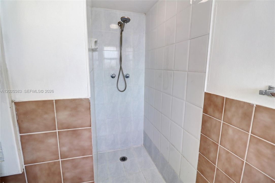 En Venta: $200,000 (2 camas, 2 baños, 1046 Pies cuadrados)