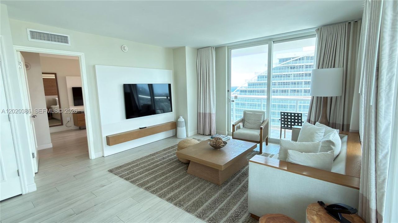 For Sale: $600,000 (2 beds, 2 baths, 1308 Square Feet)
