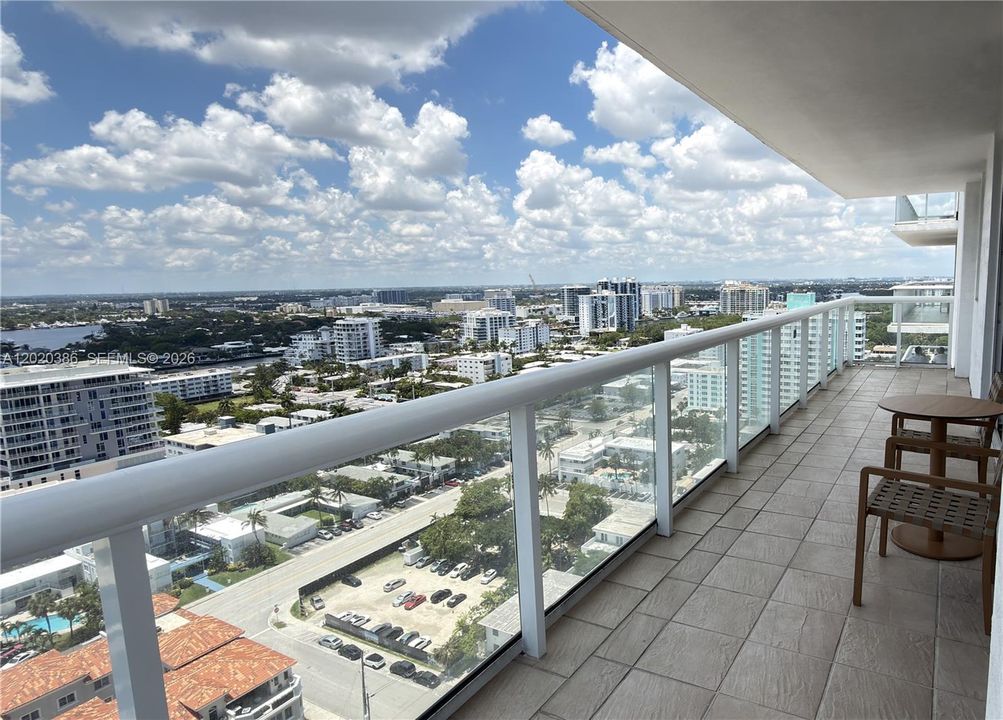 For Sale: $600,000 (2 beds, 2 baths, 1308 Square Feet)