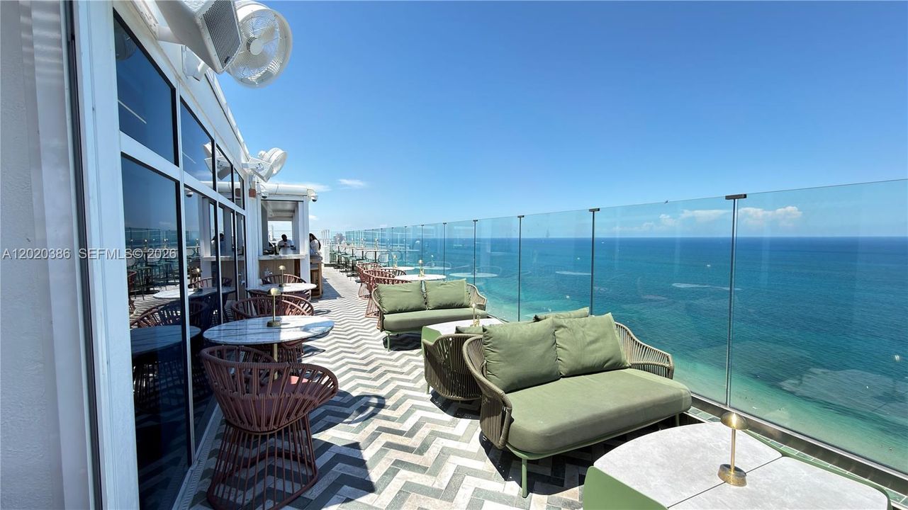 For Sale: $600,000 (2 beds, 2 baths, 1308 Square Feet)