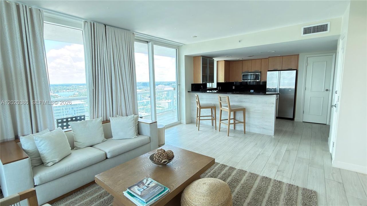 For Sale: $600,000 (2 beds, 2 baths, 1308 Square Feet)