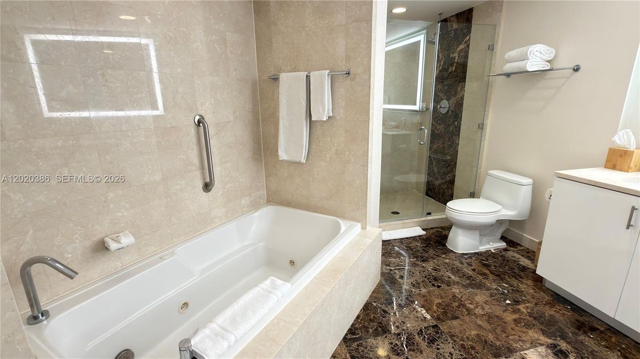 For Sale: $600,000 (2 beds, 2 baths, 1308 Square Feet)