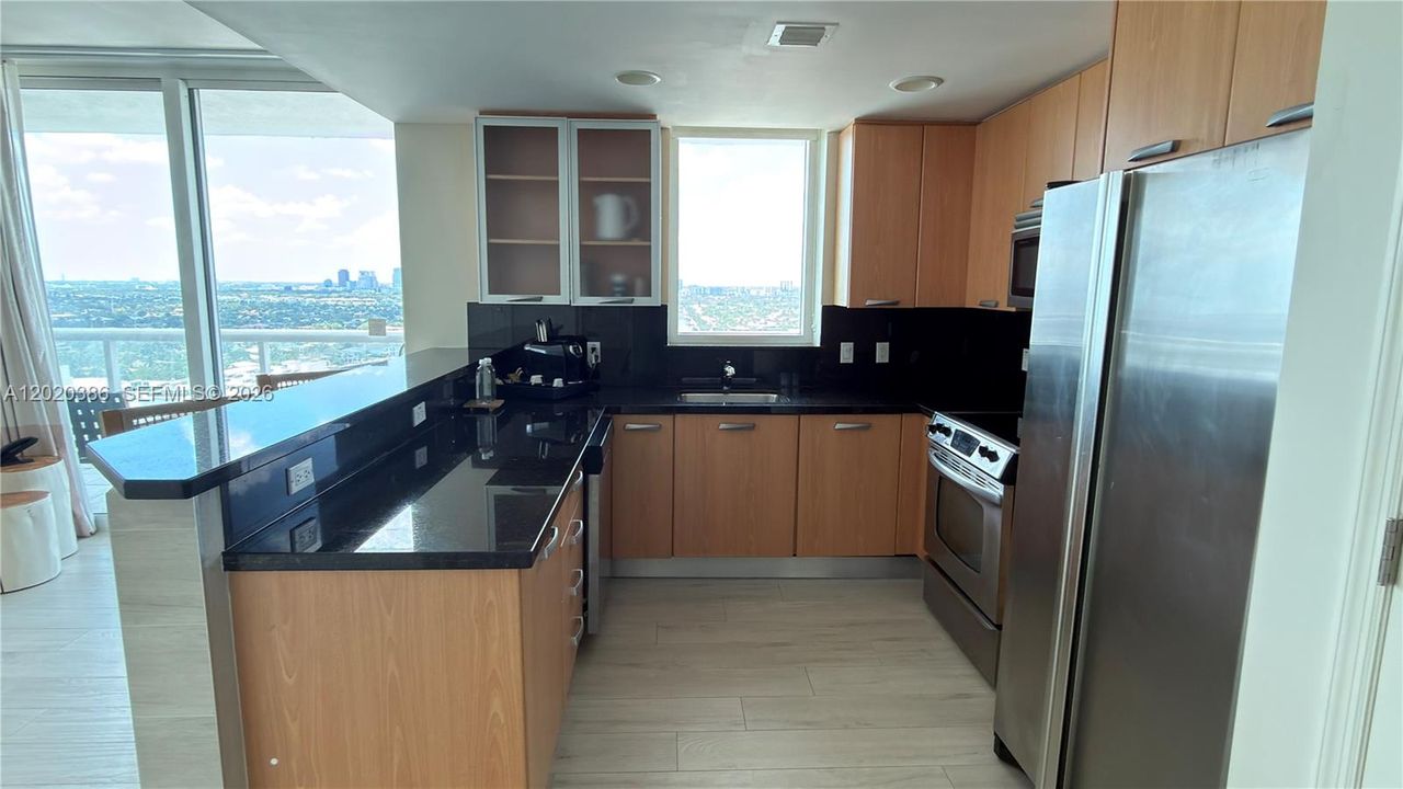 For Sale: $600,000 (2 beds, 2 baths, 1308 Square Feet)