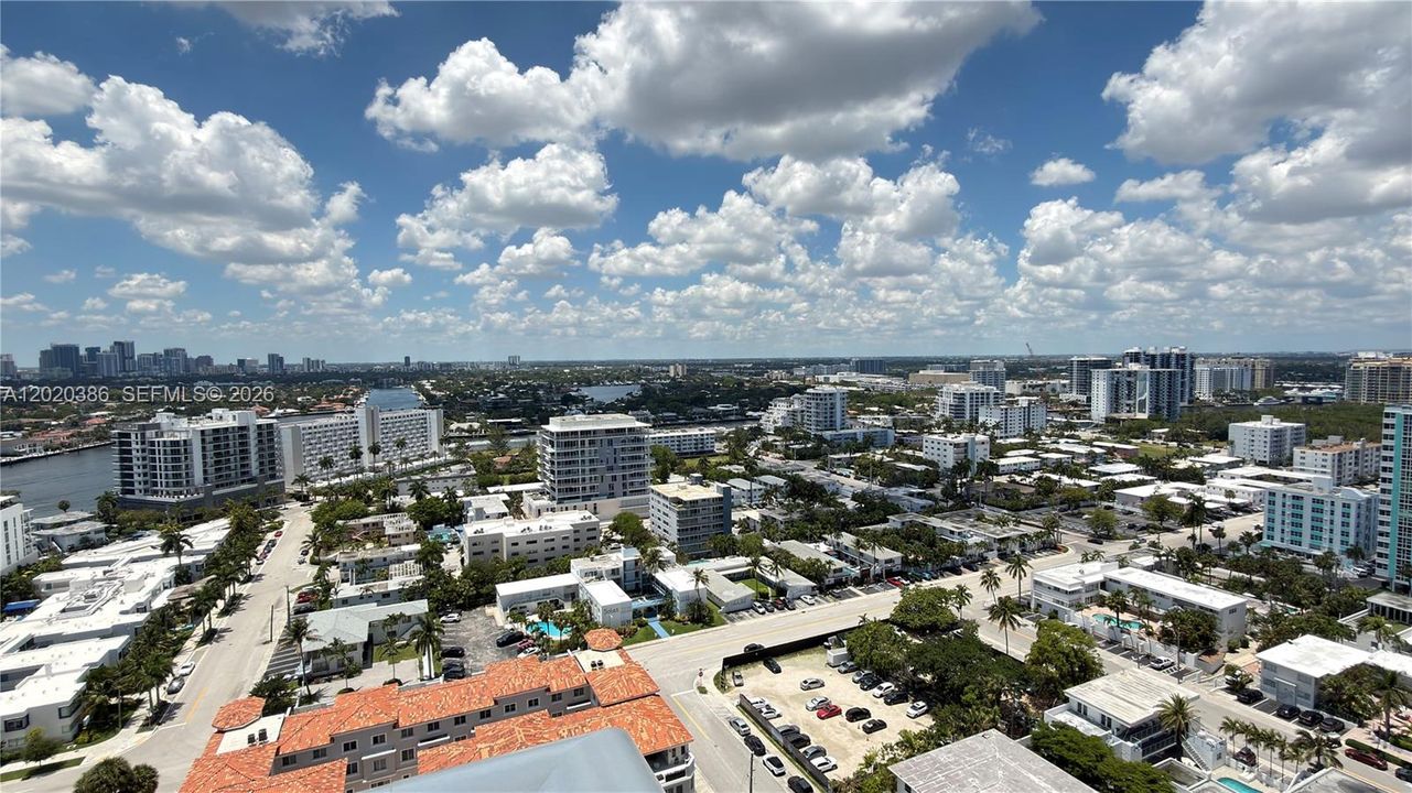For Sale: $600,000 (2 beds, 2 baths, 1308 Square Feet)