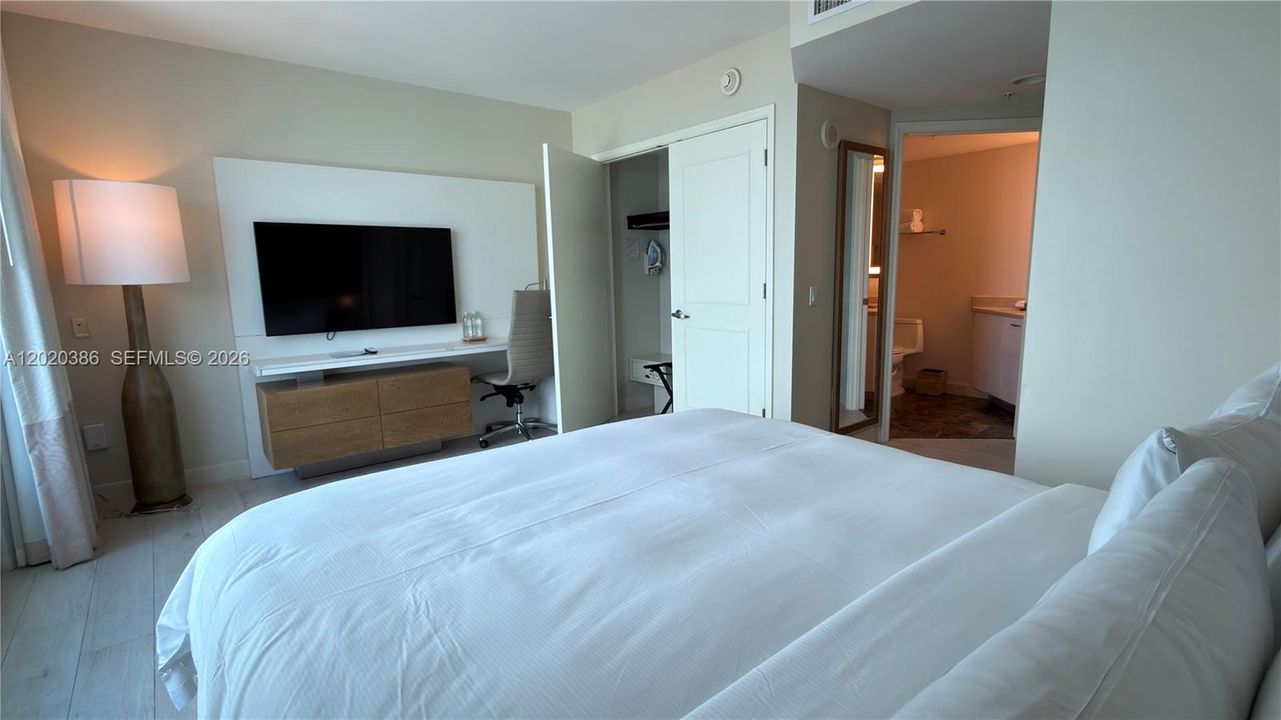 For Sale: $600,000 (2 beds, 2 baths, 1308 Square Feet)